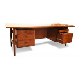 Arne Vodder Rosewood Desk 3.jpg