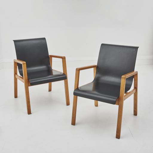 A Pair of Alvar Aalto Hallway Chairs, Model 403 by Finmar