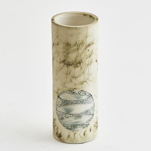 25-03-05-AntiqueModernMix19083.jpg