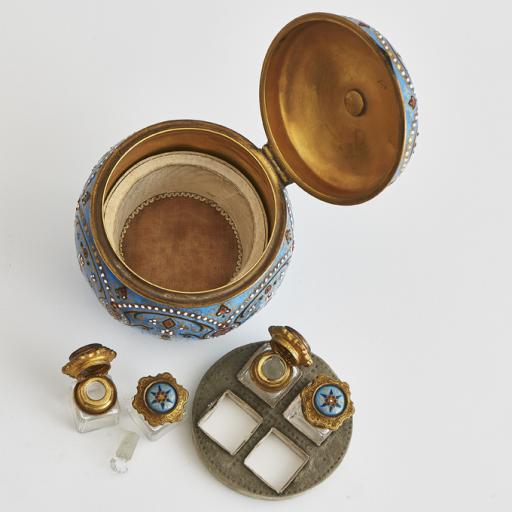 25-03-05-AntiqueModernMix18949.jpg