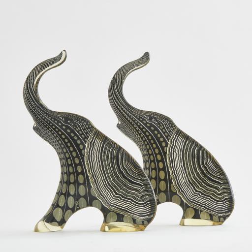25-03-05-AntiqueModernMix19050.jpg