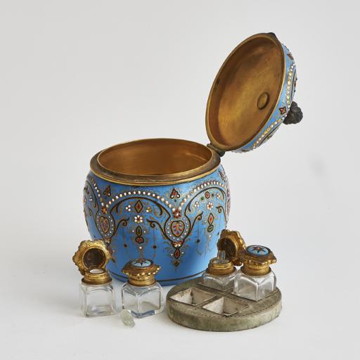 25-03-05-AntiqueModernMix18943.jpg