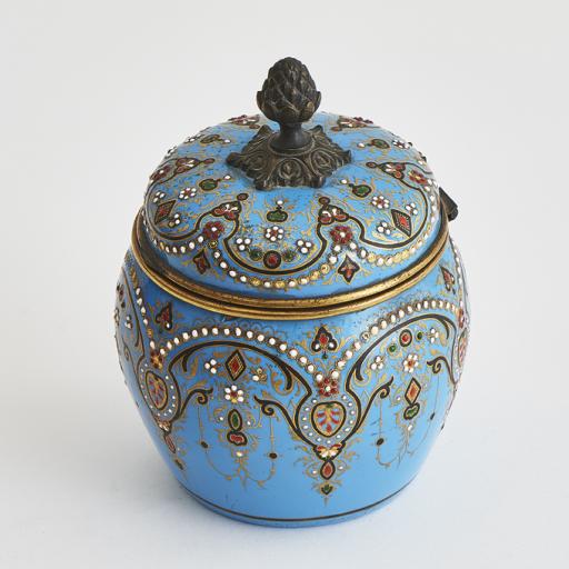 25-03-05-AntiqueModernMix18952.jpg