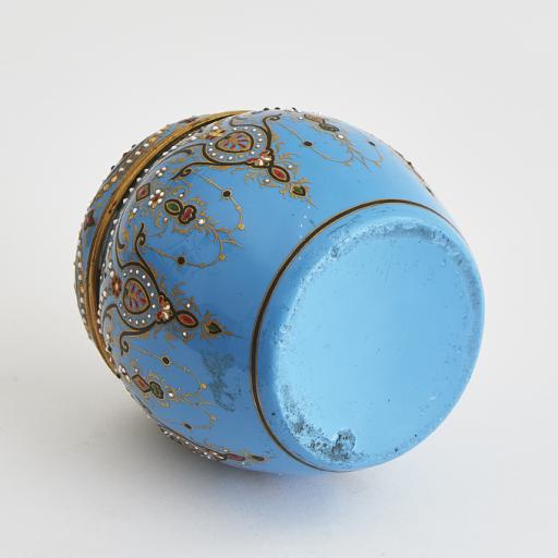 25-03-05-AntiqueModernMix18955.jpg